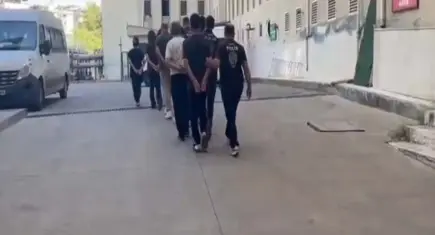 Rojin Kabaiş’in babasına tutuklamaların ardından silahlı tehdit: Sen de yanına gidersin