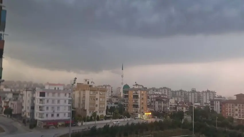 32 derece sıcakta sağanak yağmur!