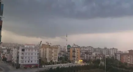32 derece sıcakta sağanak yağmur!