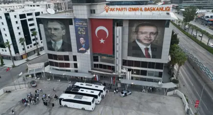 AK Parti İzmir’den 25. yıl buluşmasına 5 bin kişilik çıkarma