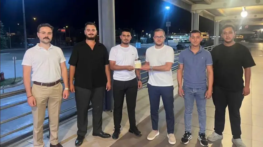 AK Parti İzmir Gençlik Kolları’ndan 25. yıla özel kutlama haberinin görseli