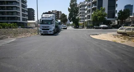 Bornova’nın merkezinde yol ve kaldırım seferberliği