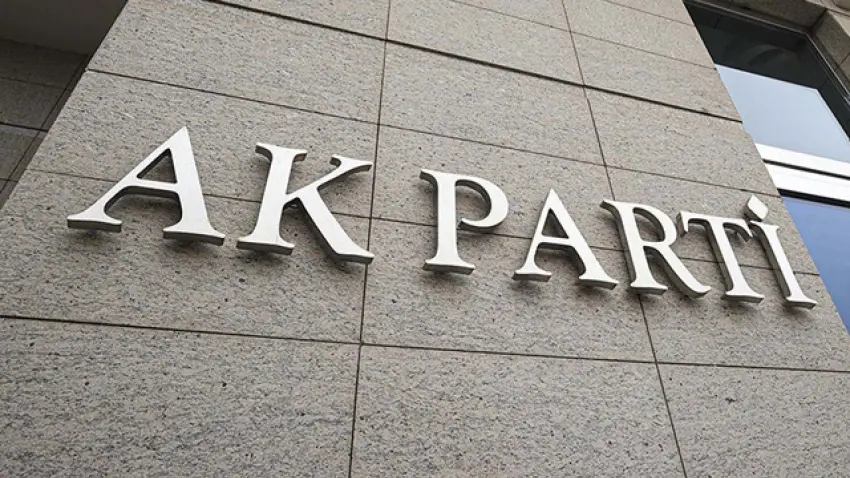 Üç milletvekili daha AK Parti'ye katıldı haberinin görseli