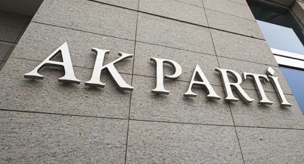 Üç milletvekili daha AK Parti'ye katıldı