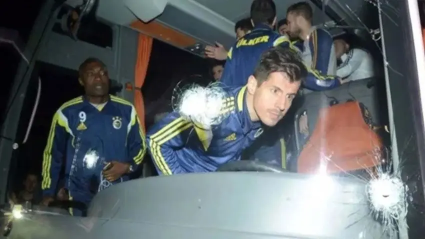 Fenerbahçe otobüsüne silahlı saldırı: 1 tutuklama haberinin görseli