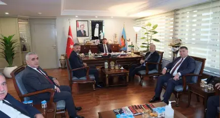 İESOB Başkanı Yalçın Ata’dan değişim mesajı: Yiğiner’e destek verdi