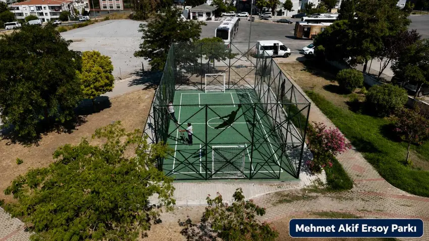 Karabağlar’da 5 mahalleye yeni mini futbol sahası haberinin görseli
