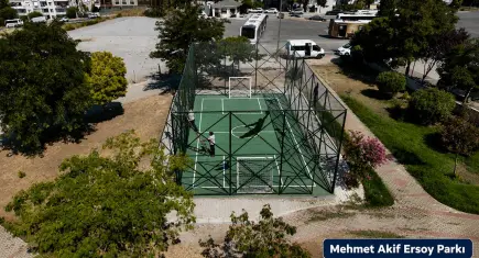 Karabağlar’da 5 mahalleye yeni mini futbol sahası