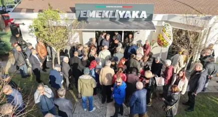Karşıyaka’da emeklilerin yeni buluşma adresi: Emekli Yaka