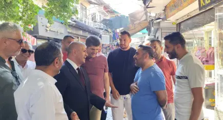 MHP İzmir İl Başkanı Şahin’den Kemeraltı esnafına ziyaret