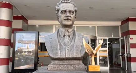 Akif Manaf Sağlık ve Barış Ödülü Nâzım Hikmet’in anısına ithaf edildi