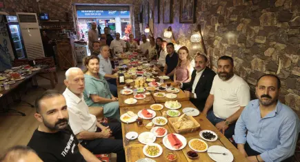 Başkan Mutlu, Tarihi Çarşı’da esnafla buluştu