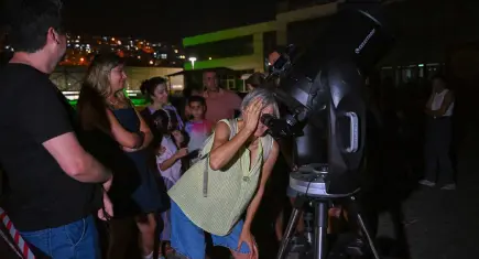 Bornova’da gökyüzü şöleni: Yıldızlar teleskopla keşfediliyor