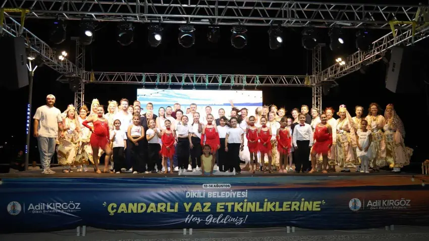 Çandarlı’nın yeni meydanı ilk etkinliğinde doldu taştı haberinin görseli
