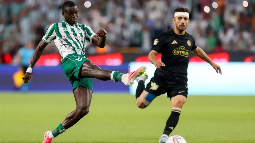 Çaykur Rizespor deplasmanda Konyaspor'u son dakika golüyle yendi haberinin görseli