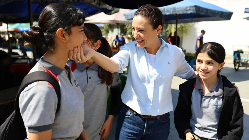 Efes Selçuk’ta öğrencilere Kırtasiye Kartı desteği haberinin görseli