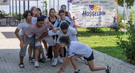 İzmir’de gençleri buluşturan uluslararası drama kampı
