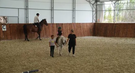 Seferihisar’da Pony Biniciliğine Yeni Merkez: Hedef Milli Takıma Sporcu Yetiştirmek