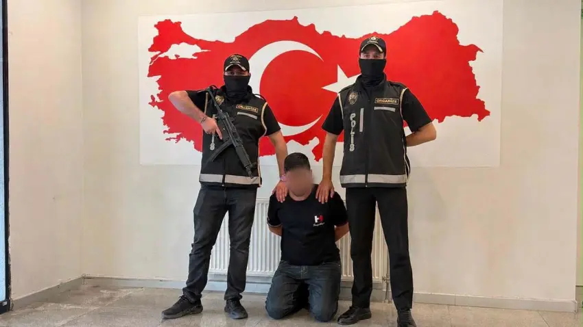 Yeni nesil suç örgütü üyeleriyle bağlantılı şüpheli Bakü'de yakalandı! Türkiye'ye getirildi haberinin görseli