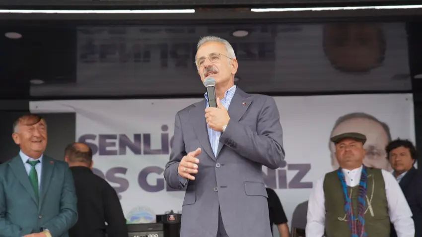Bakan Uraloğlu: Herkese hizmet etmeye devam edeceğiz haberinin görseli