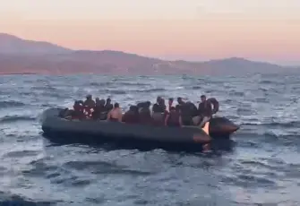 İzmir'de 49 düzensiz göçmen yakalandı