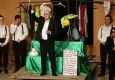 Karabağlar Belediyesi çalışanlarından sahnede renkli performans