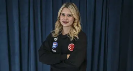 Milli para yüzücü Defne Kurt, Fransa'da Avrupa şampiyonu oldu
