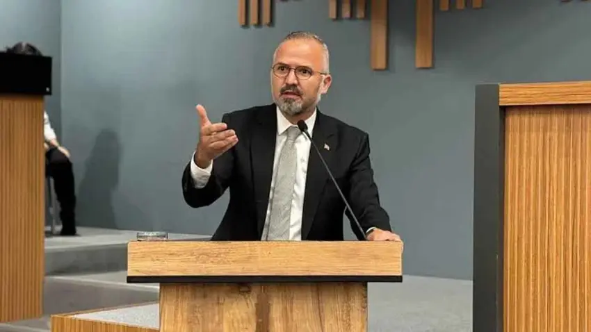Yıldız’dan Büyükşehir’e ‘sosyal konut’ çıkışı: İzmirli artık güvenmiyor haberinin görseli