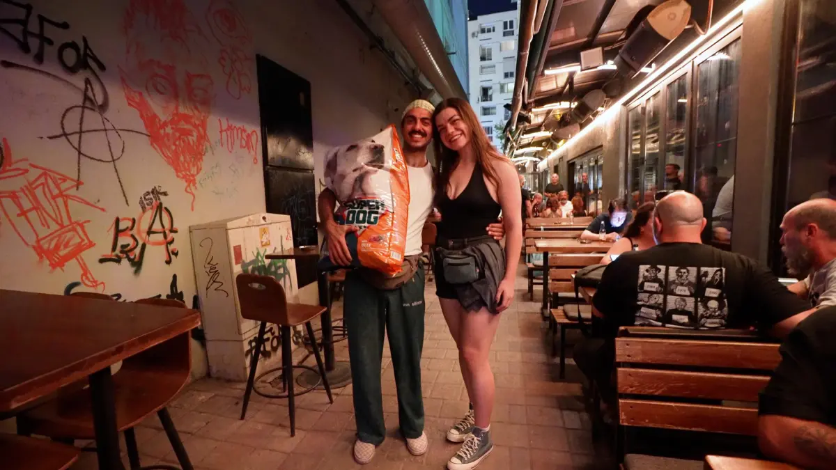 Can dostları yararına konserde giriş bileti mama oldu görseli
