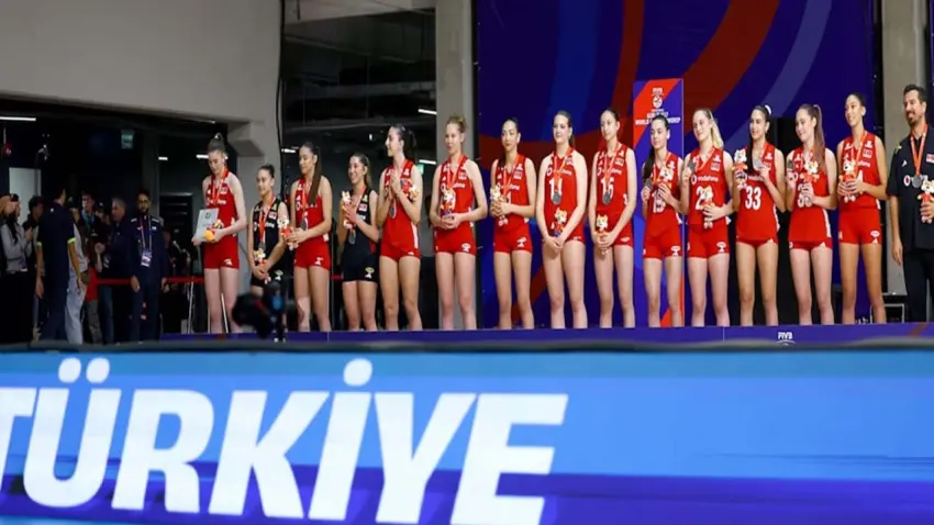 Filenin genç sultanları dünya sahnesinde gümüş madalya kazandı haberinin görseli