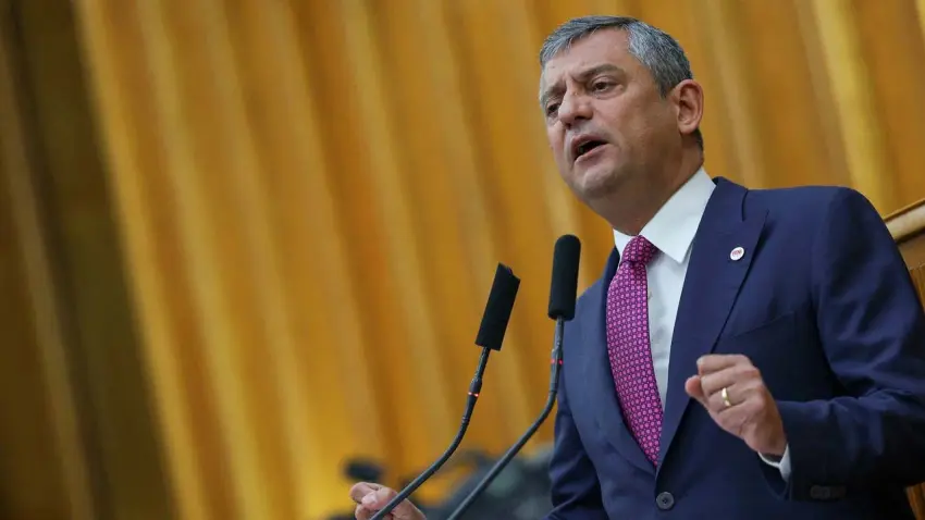 Özel Silivri’de tepki gösterdi: Göstermelik bir yargılama bile yapılmıyor haberinin görseli