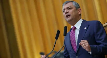 Özel Silivri’de tepki gösterdi: Göstermelik bir yargılama bile yapılmıyor