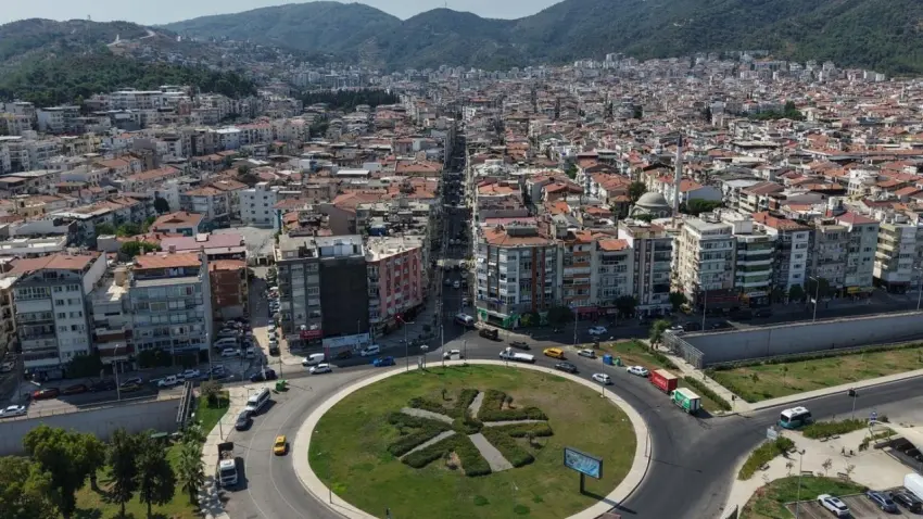 Balçova’da yollar artık daha konforlu haberinin görseli