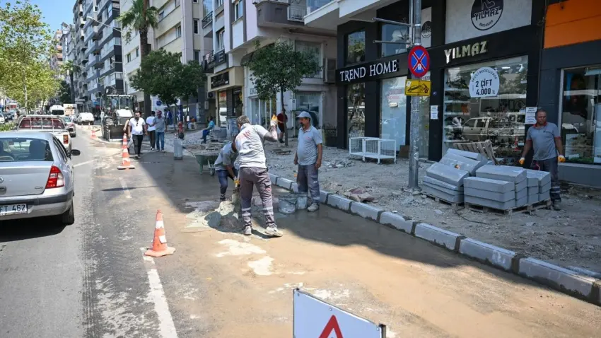 Bornova’da Mustafa Kemal Caddesi için ikinci etap başladı: Kaldırımlar genişliyor haberinin görseli
