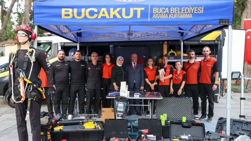 Buca’da Marmara Depremi’nin yıl dönümünde deprem gerçeği hatırlatıldı haberinin görseli