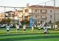 Çeşme’de çocuklar için spor sahaları yenilendi