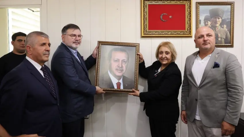 Menderes’te AK Parti dönemi: Asuman Şen görevi devraldı haberinin görseli