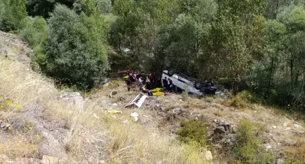 Yolcu minibüsü şarampole devrildi: Çok sayıda ölü var!