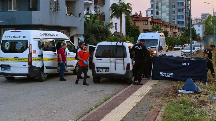 Adana’da alacak-verecek dehşeti: Baba ve oğul öldü, anne ağır yaralı! haberinin görseli