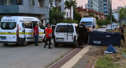 Adana’da alacak-verecek dehşeti: Baba ve oğul öldü, anne ağır yaralı!