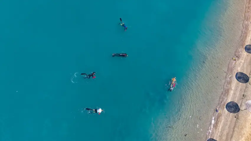 Bodrum’da deniz dibi temizliği! Dalgıçlar mavi sular için seferber oldu haberinin görseli