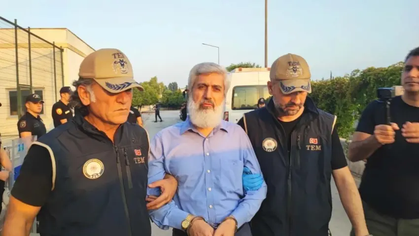 Furkan Vakfı'na operasyon: Alparslan Kuytul ve çok sayıda kişi gözaltında  haberinin görseli