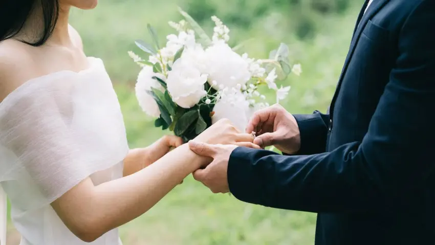 Genç çiftlere 250 bin TL'lik evlilik desteği! İkinci çocuktan sonra borçlar silinecek haberinin görseli