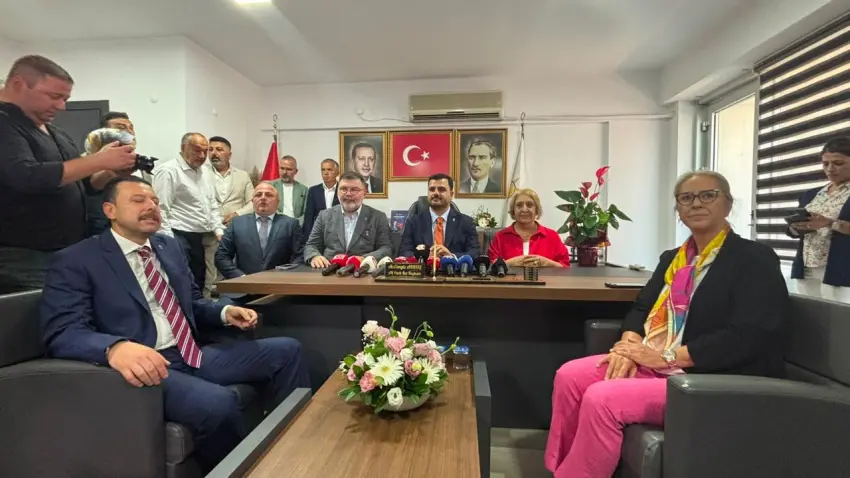 İnan’dan Menderes’te dikkat çeken açıklama: Çiçek 1 buçuk yıl AK Parti’ye katılmak istedi, reddedildi! haberinin görseli
