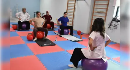 İzmir Şehir Hastanesi'nde gebeler doğuma egzersizle hazırlanıyor