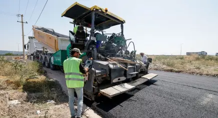 Bergama’da yollar yenileniyor, ulaşım rahatlıyor