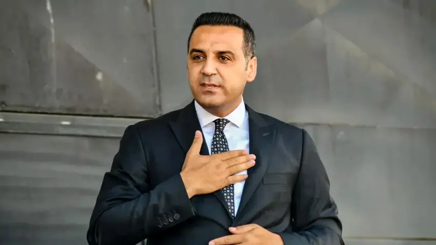 Çiğli Belediye Başkanı Onur Emrah Yıldız'ın makam aracına silahlı saldırı: Siyasilerden peş peşe tepki haberinin görseli