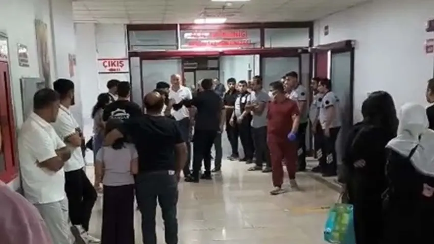 Düğünde havai fişek deşeti: Yüzüne isabet eden genç ağır yaralandı haberinin görseli