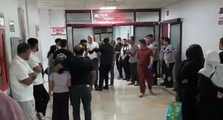 Düğünde havai fişek deşeti: Yüzüne isabet eden genç ağır yaralandı