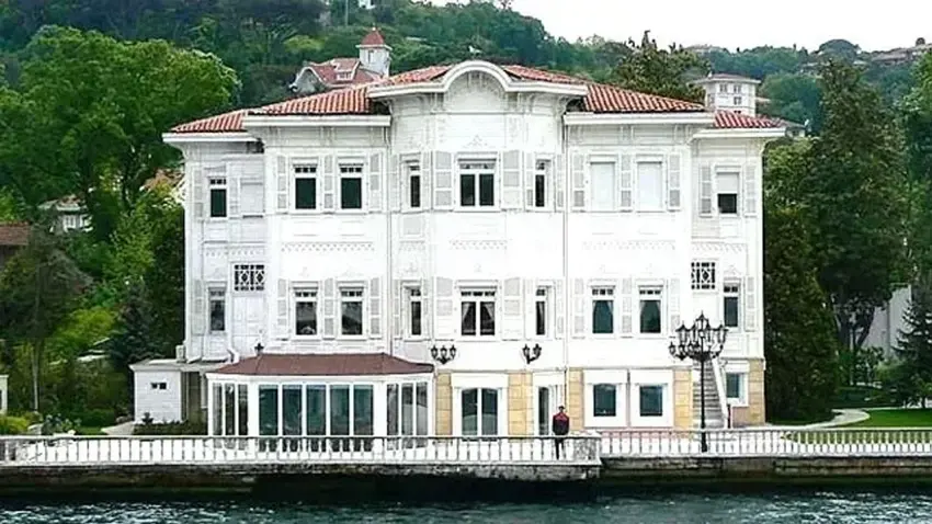 Faruk Yalçın'ın Boğaz'daki ünlü yalısı satışa çıktı! Fiyatı dudak uçuklattı haberinin görseli